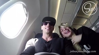 Public Sex Blow Job in einem Flugzeug