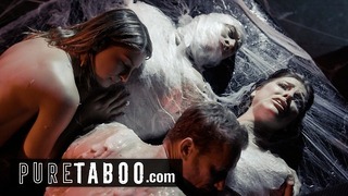 PURE TABOO Door buitenaardse wezens ontvoerde koppels moeten live seksshows geven