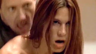 Rhona mitra cuarto de baño escena de sexo