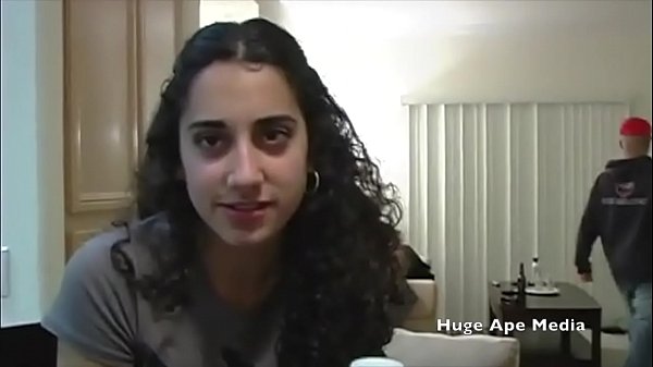 Xxx Pembantu Arab - Lebanese Arab girl goes to house party to get fucked (Real Amateur)  California - PornBaker.com