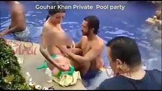 Indiase actrice Gouhar Khan Private Pool Party