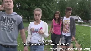 Fiatal szexpartik - tizenévesek Rita Milan, Foxy, amelynek egy hely kibaszott párt