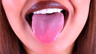 Asmr 4k: Sexueller Mund Mundfetisch Spucke und Sabber Riesige Lippen Lange Feuchte Zunge asmr Mund asmr Mundgeräusche asmr Feuchten Mund atmen asmr asmr Schreien