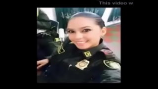 欲火中烧的拉丁裔警察女孩