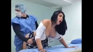 Lääkäri seksiä sairaanhoitajan kanssa