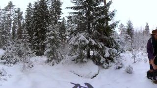 Quan hệ tình dục trong rừng mùa đông khi tuyết đang rơi – Rosenlundx – VR 360 – 5,7K 30Fps