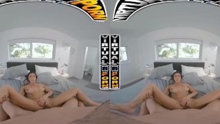 Virtual Porn – French Anal Lesson With Cassie Del Isla In VR