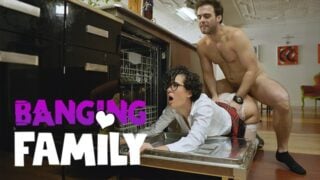 Banging Family – Step-Bro Fuck Me While Im Stuck