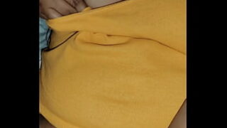 印度女孩按压胸部和指法 Asmr